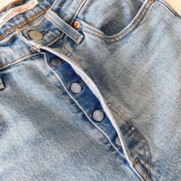 Levi's Ribcage Crop Flare (mid-wash) - Picture 2 of 14